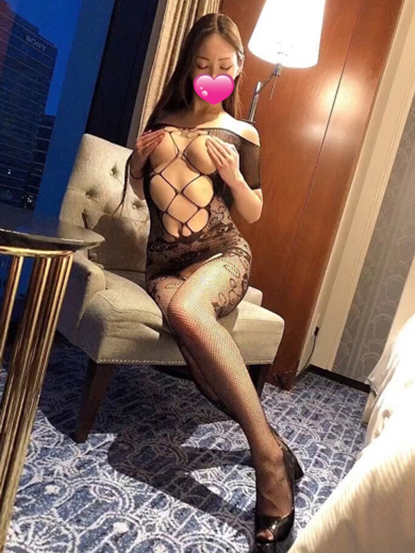 エレン☆動画可能なモデル美女